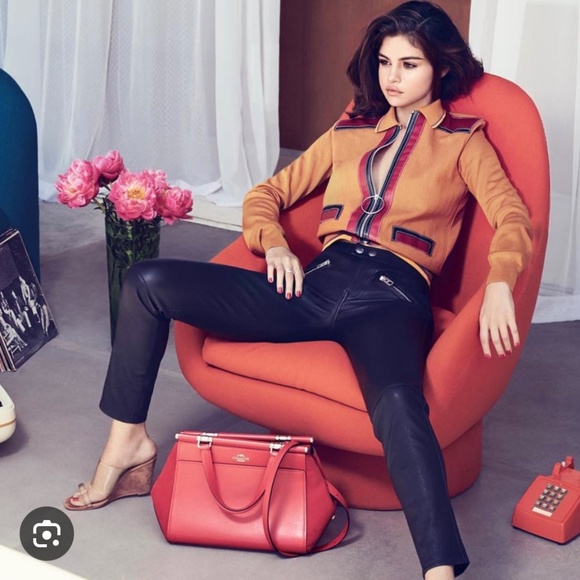 Selena Gomez signed COACH bag - Picture 9 of 10